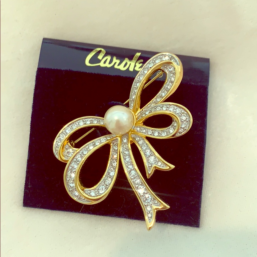 Carolee Brooch 25$